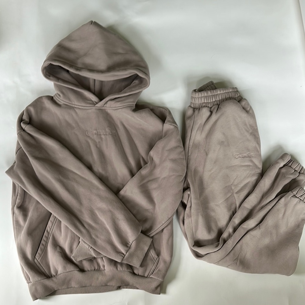 Comfrt Signature Fit Hoodie and Sweatpants
